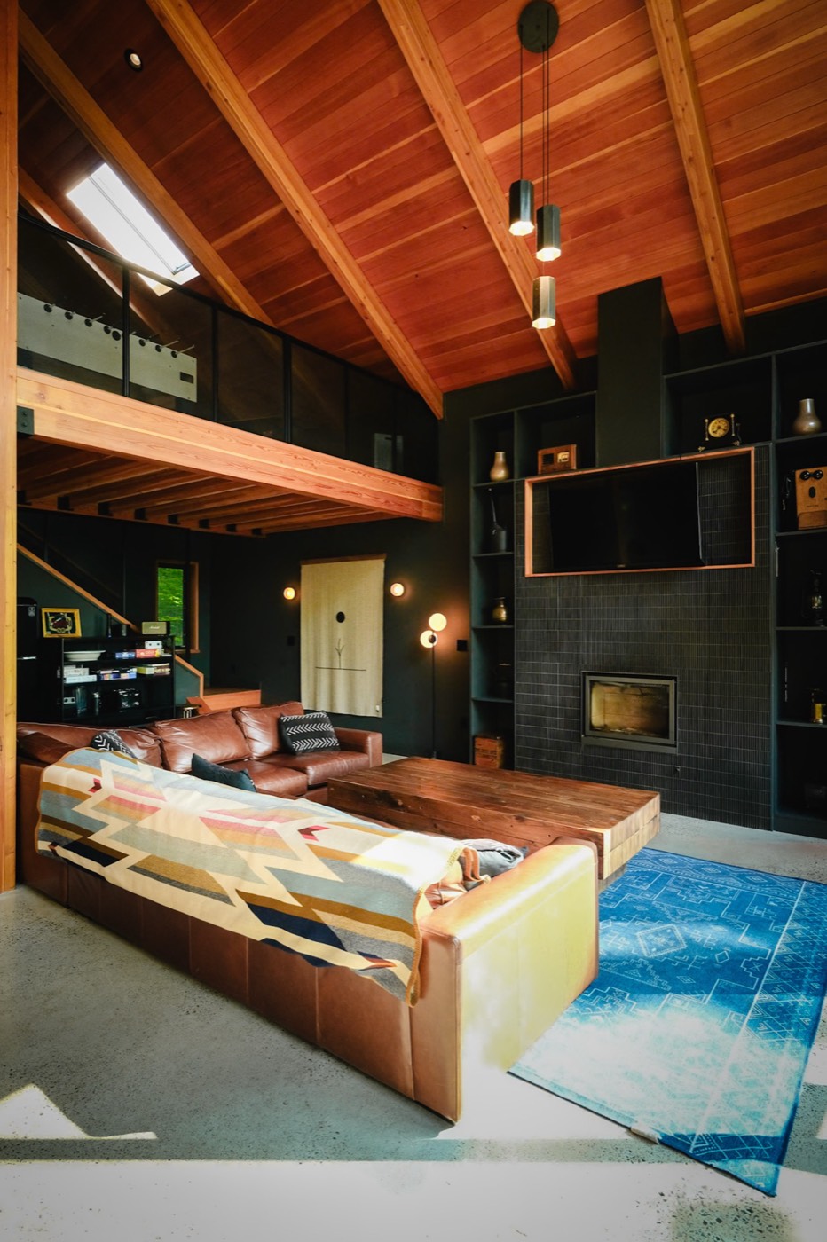 Black Oak Lodge lakeside retreat in Frontenac County